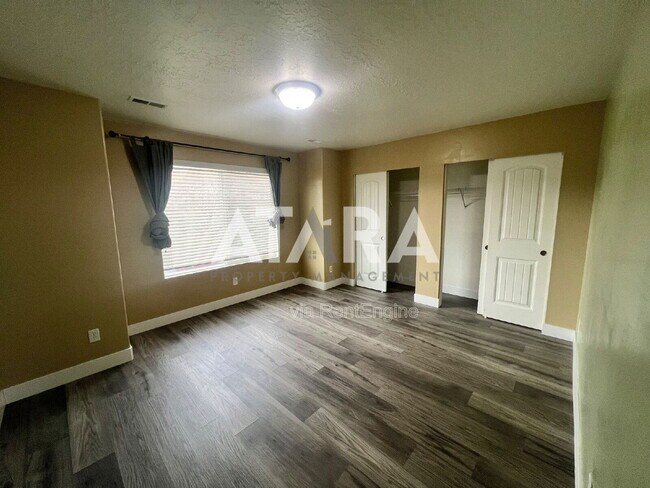 Building Photo - 258 Kestrel Dr