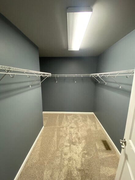 Building Photo - 1003 Jackson Heights Rd