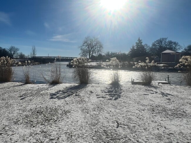 Building Photo - 37 N Channel Dr