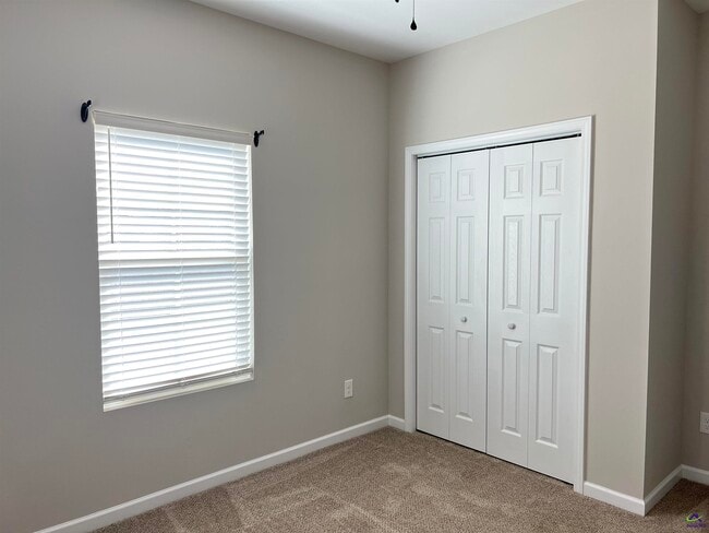 Building Photo - 99 Azalea Ave