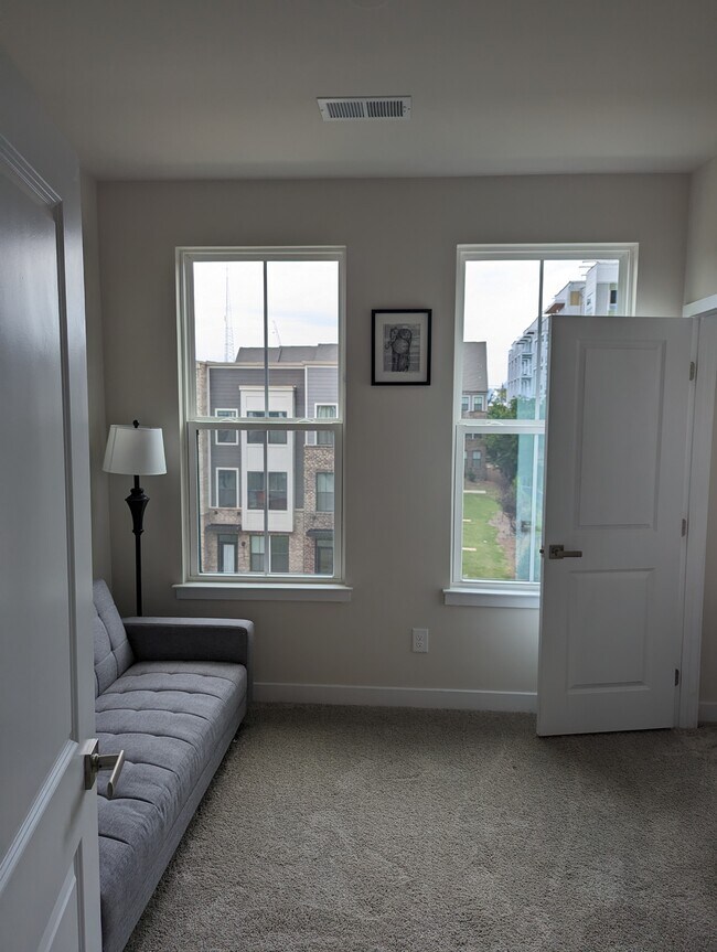 Building Photo - 1114 Gleason Way