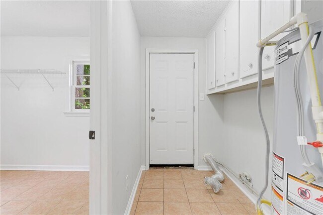 Building Photo - 119 McBee St