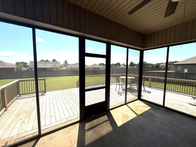 Building Photo - ** 4 bed 2 bath located in Wetumpka ** Cal...