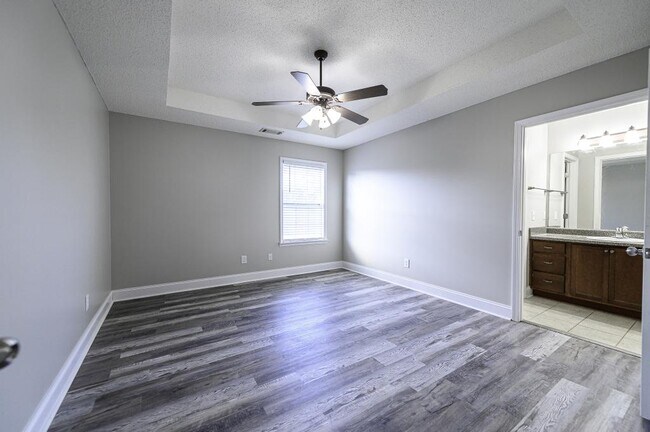 Building Photo - 307 Nile Ln