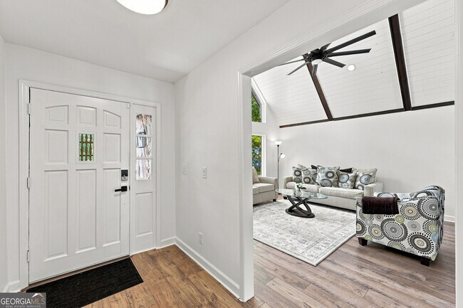Building Photo - 4225 Twin Rivers Dr