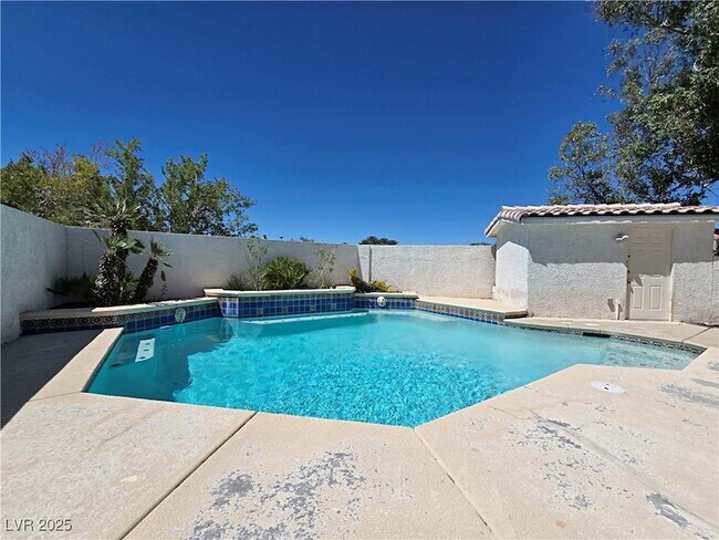 Building Photo - 53 Desert Dawn Ln
