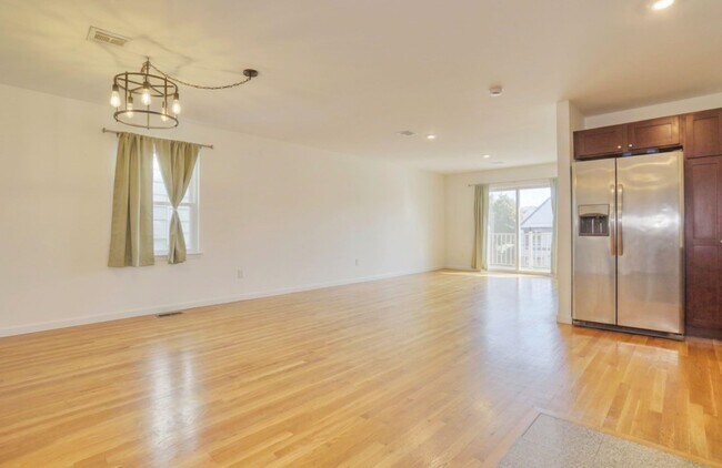 Building Photo - 108 Claremont Ave