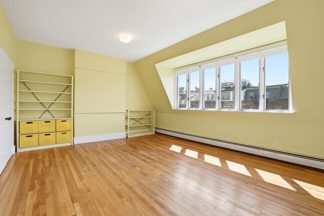 Building Photo - 150 W Concord St