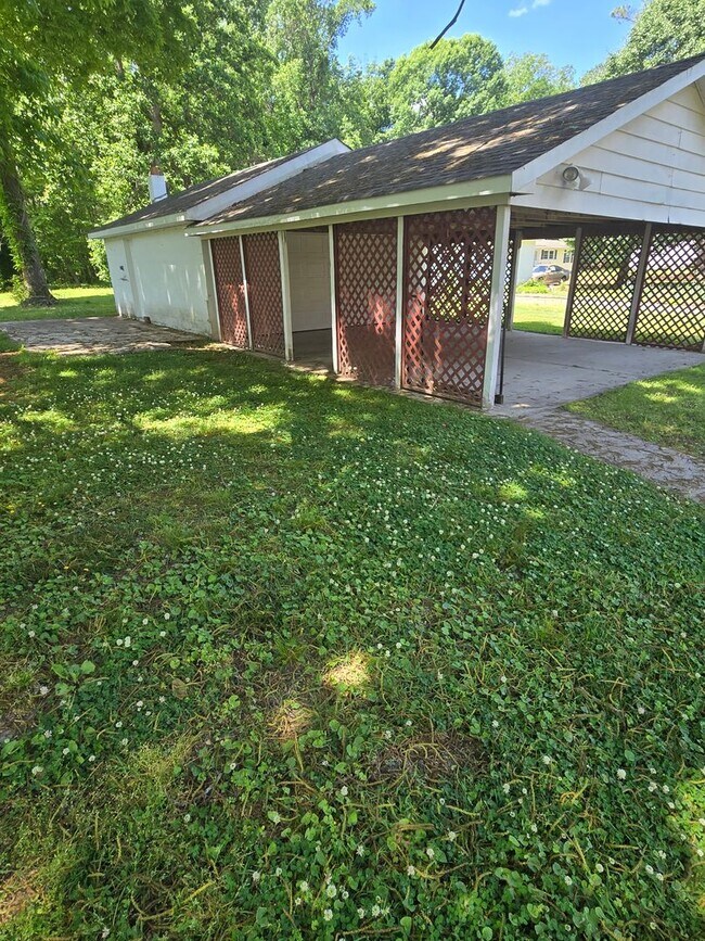 Building Photo - 8000 Curtis Rd