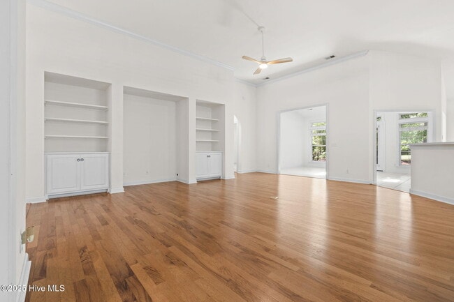 Building Photo - 943 Sandpiper Bay Dr SW