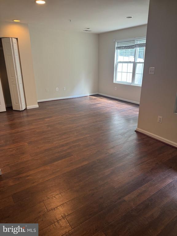 Building Photo - 7568 Stonehouse Dr