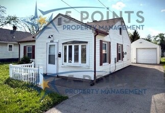 Building Photo - 1026 Francis Ave SE