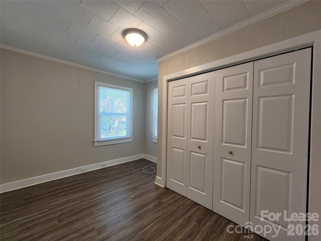 Building Photo - 12 Woodsdale Pl SE