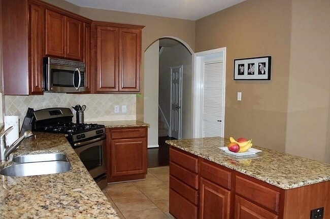 Building Photo - 111 S Rocky Point Cir