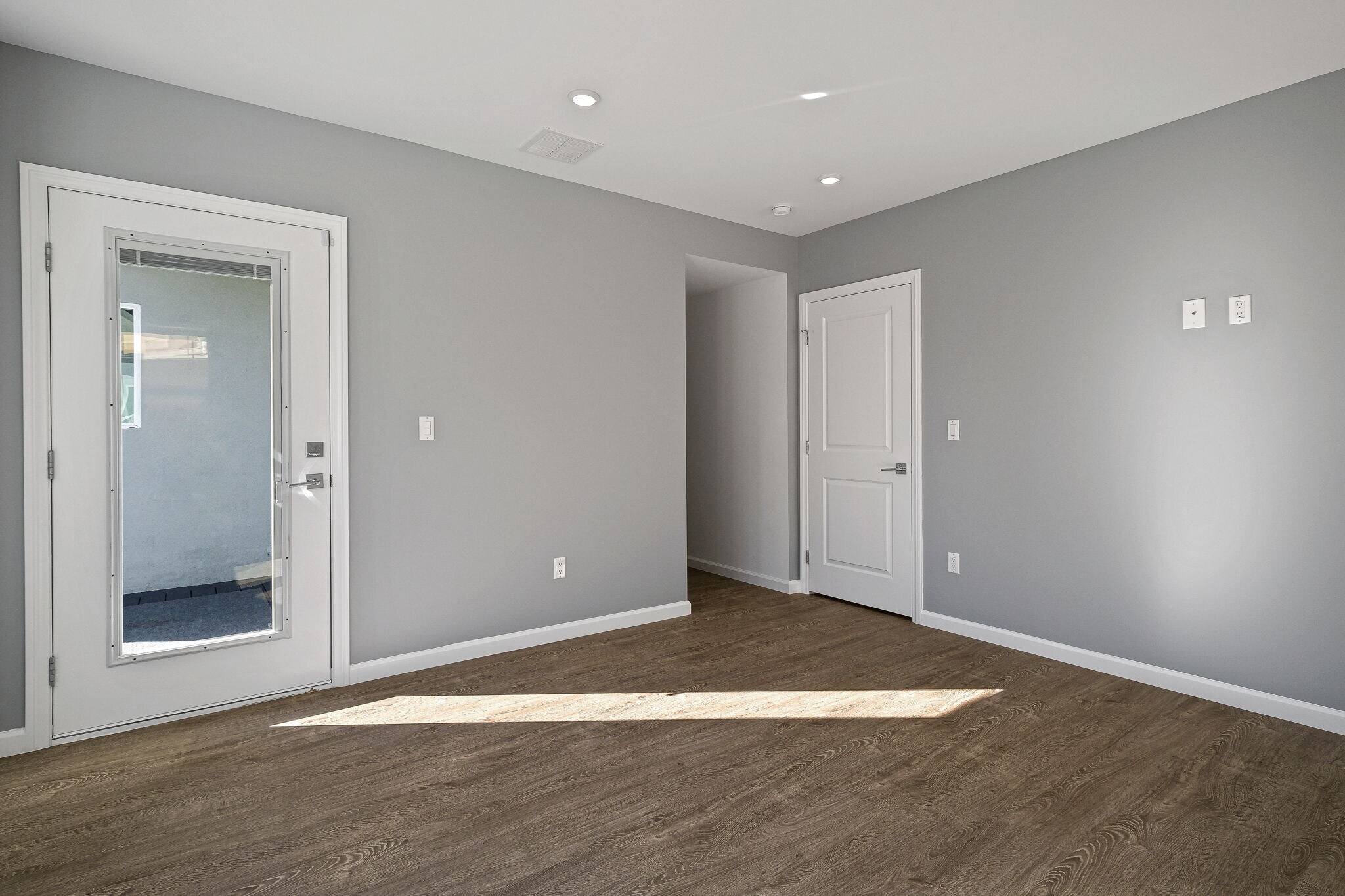 Building Photo - 1238 S Burnside Ave