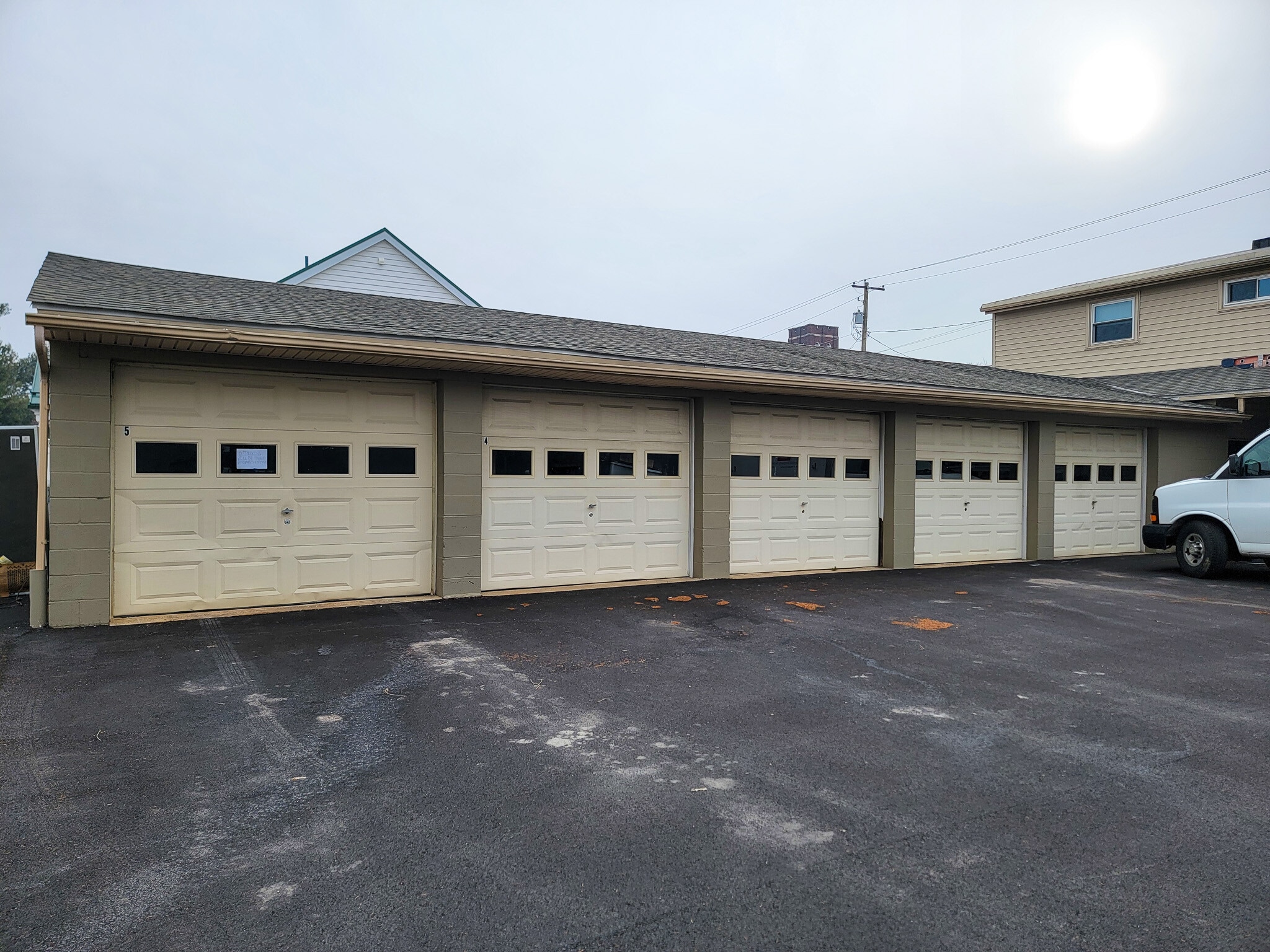 Building Photo - 317 W Main St