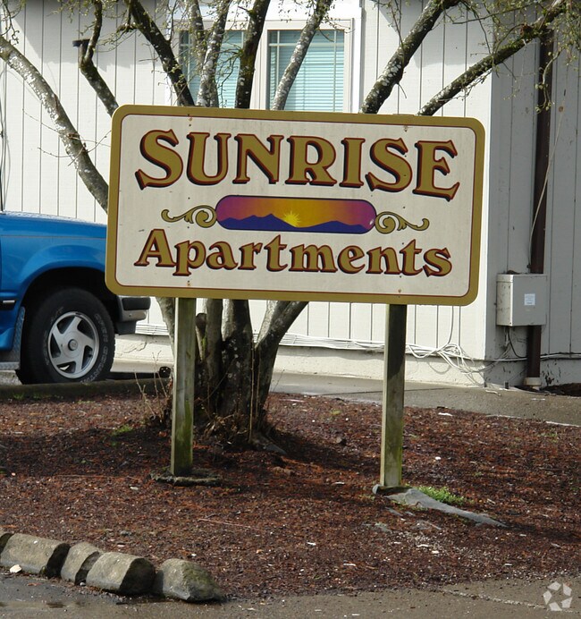 Building Photo - Sunrise Apartments