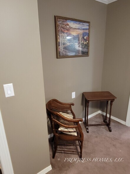 Building Photo - 402 Church St NE