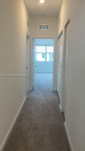 Building Photo - 871 SE grovebush Ln