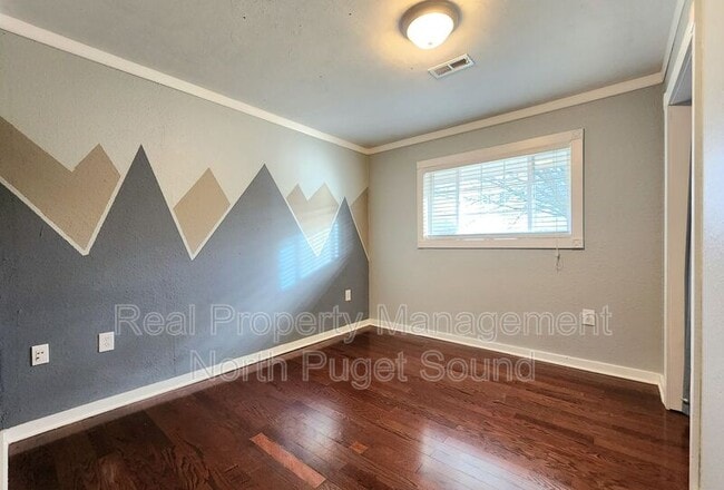 Building Photo - 6410 50th Dr NE