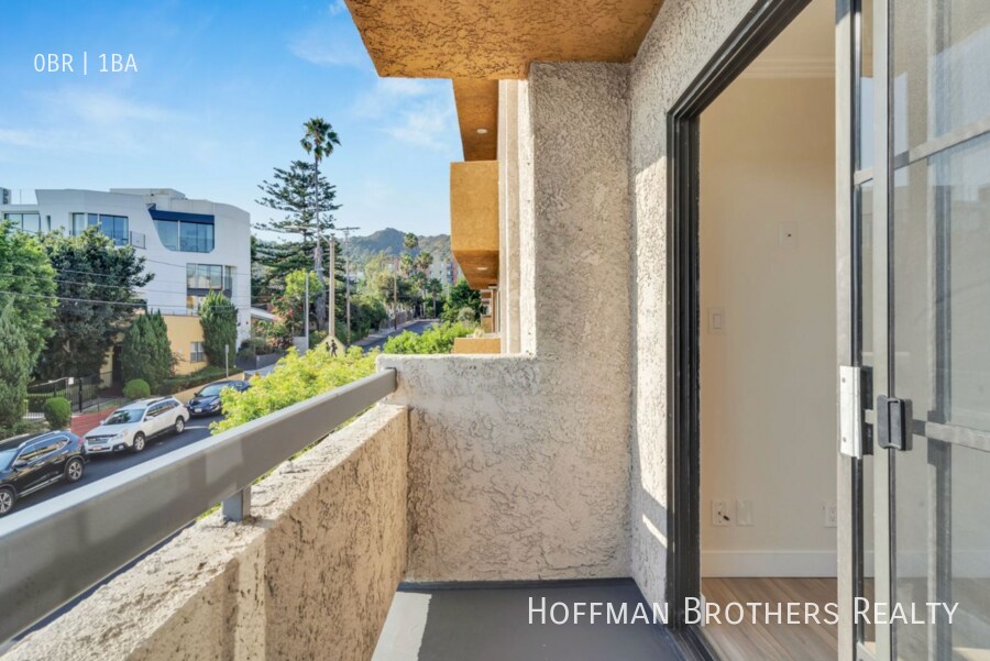 Building Photo - 1520 N Vista St