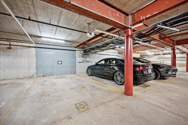 Building Photo - 630 Vernon Ave