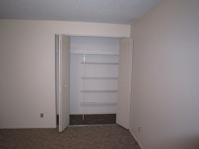 Building Photo - Four Bedroom Home in Keizer, Close to Keiz...