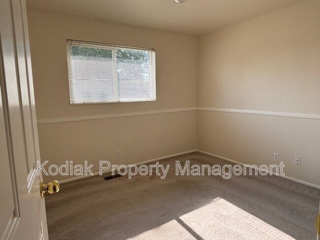 Building Photo - 9694 S Stonehaven St