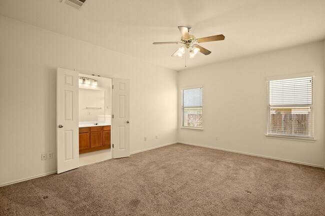 Building Photo - 148 Pecanwood N