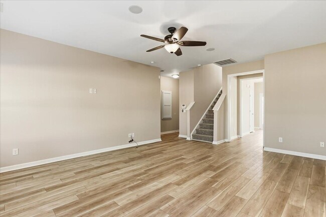 Building Photo - Spacious 5-Bedroom Home in the Live Oak Community – Richmond Hill, GA