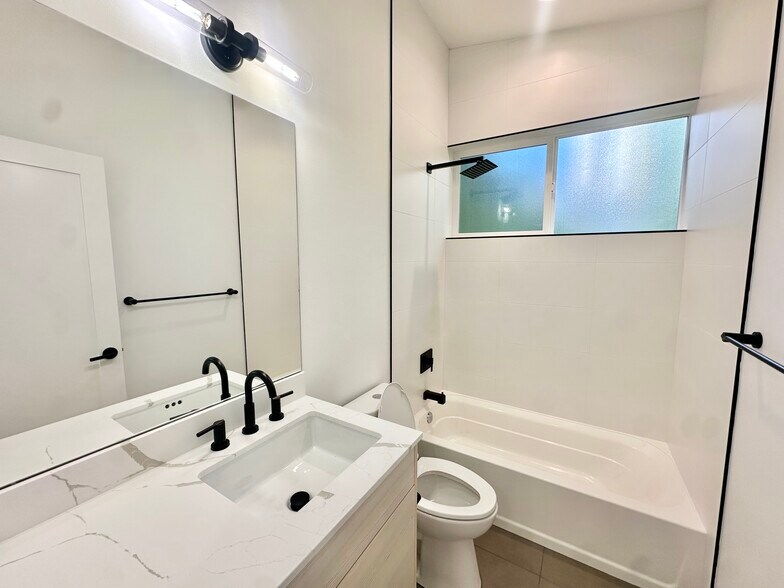 Building Photo - 12013 36th Ave NE