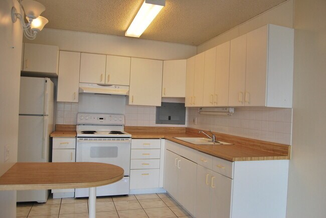 Building Photo - 1830 Wilikina Dr