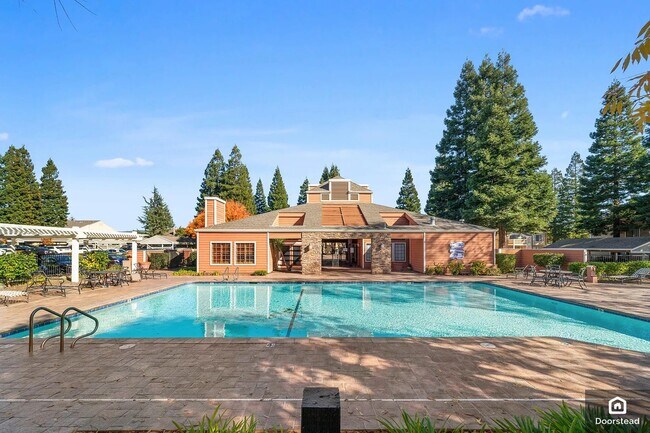 Community Amenities - 298 Eastridge Dr