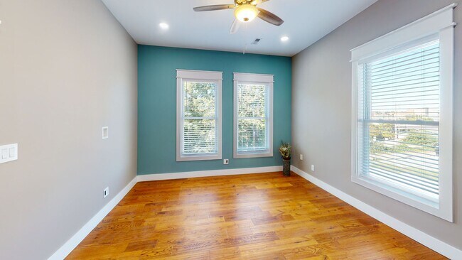Building Photo - 1319 Forest Ave