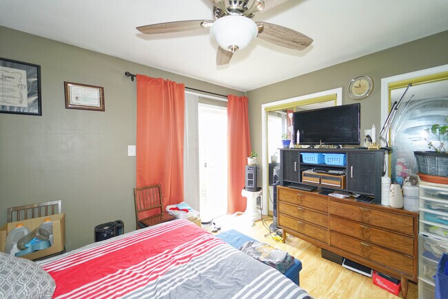 Building Photo - 389 Meadow Green Ln