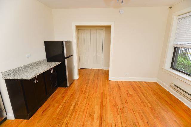 Building Photo - 618 W Patterson Ave