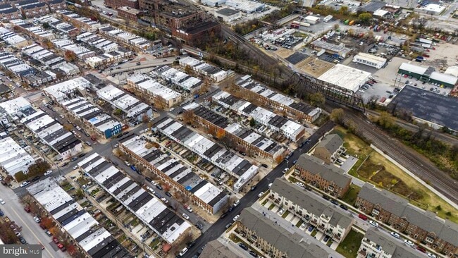 Building Photo - 328 S Macon St.
