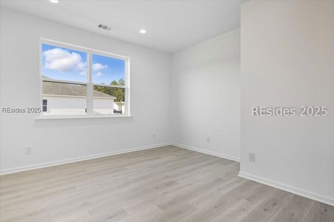 Building Photo - 921 Tropics Ave