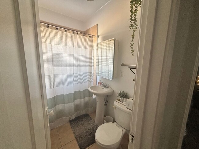 Building Photo - 4410 N Rockwell St