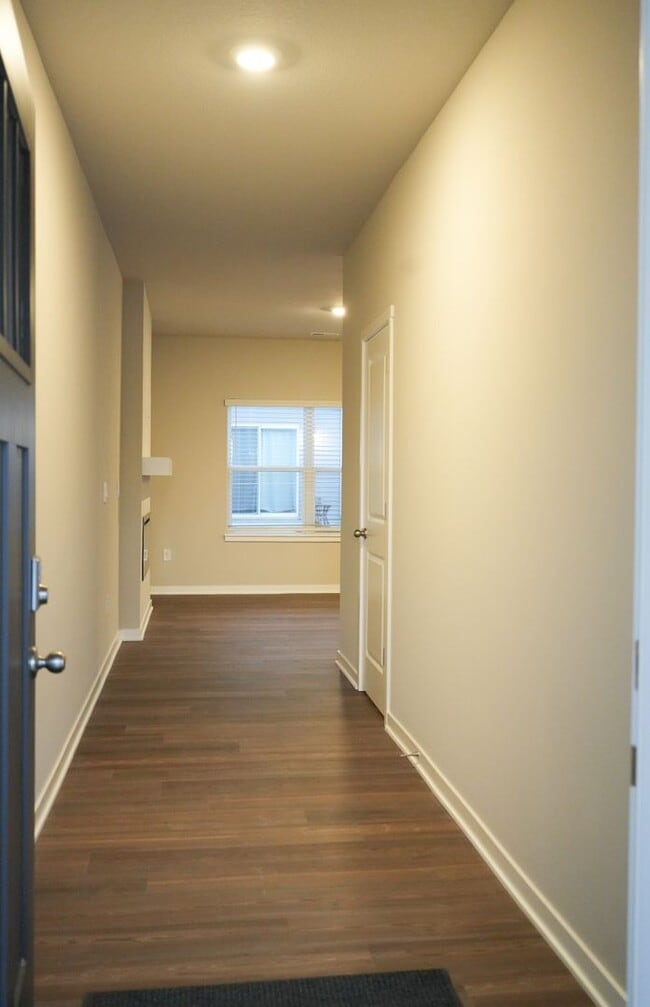 Building Photo - Townhome!! Near to I-80/35!! Private Backy...