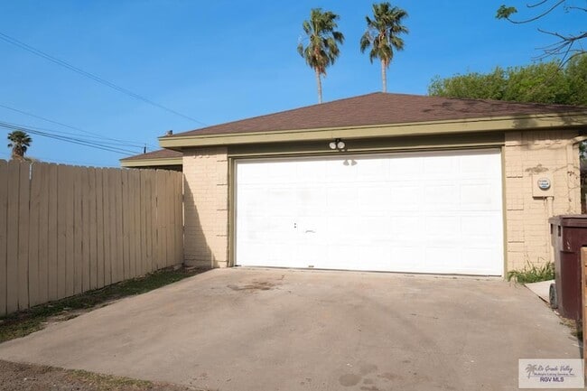 Building Photo - 23919 Ellie Ln