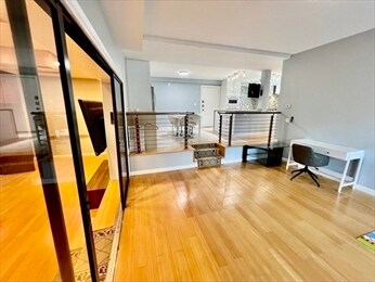 Building Photo - 57 Broadlawn Park