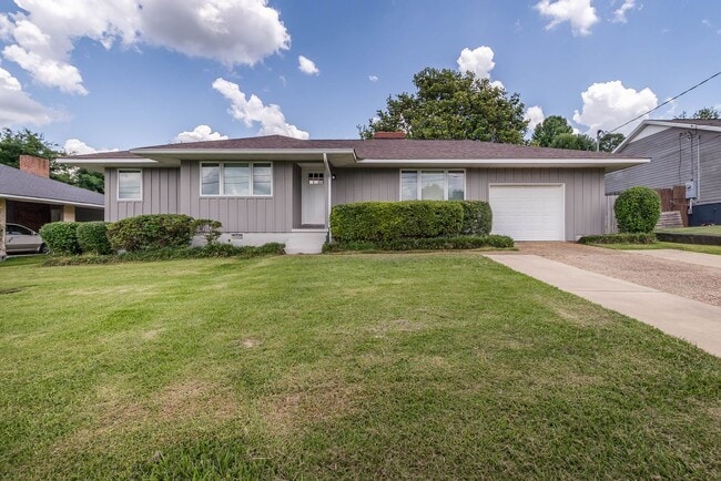 Primary Photo - Fall '24 - Close to campus - 3 bed/2 bath ...