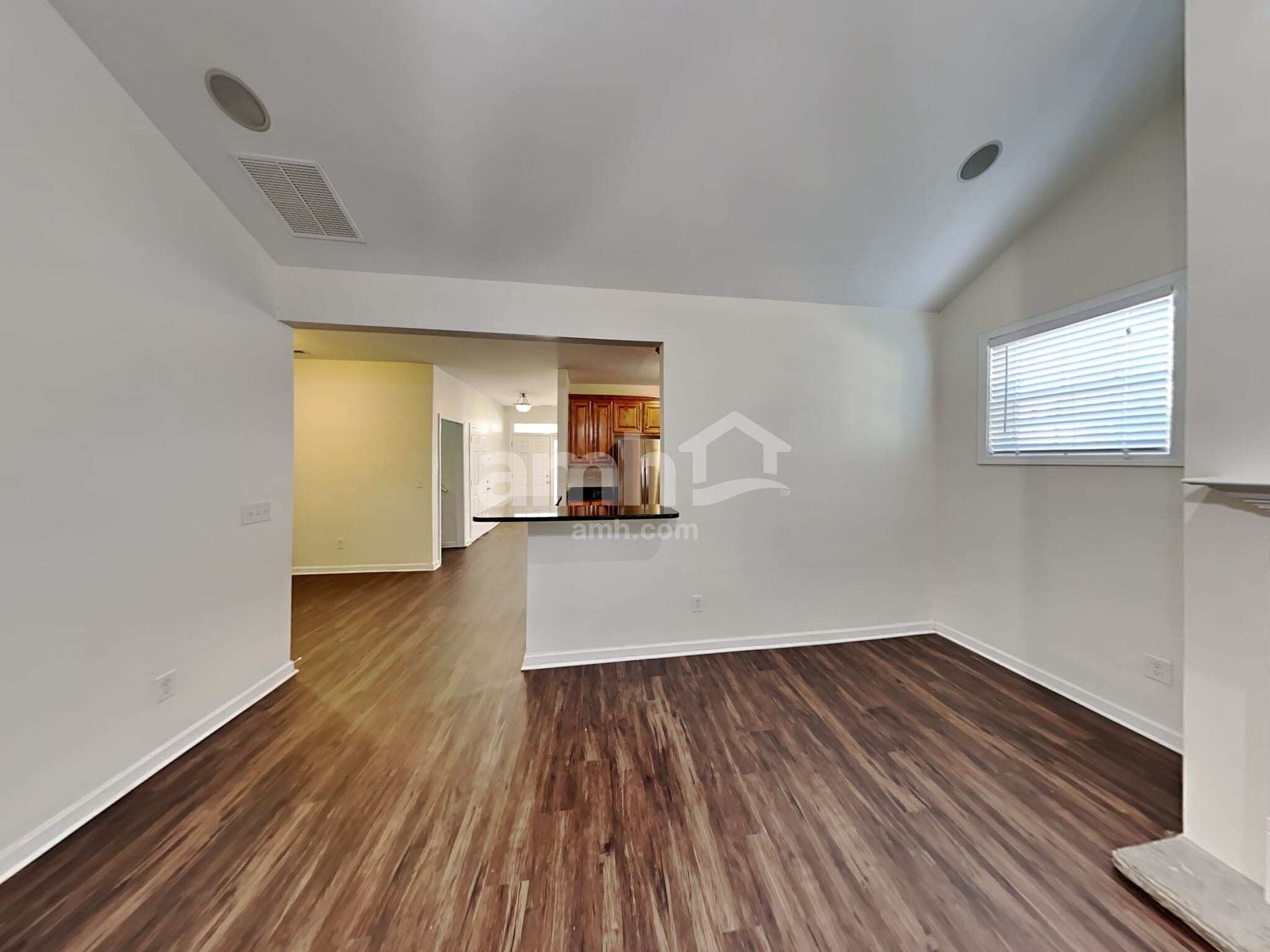 Building Photo - 192 Greenview Dr