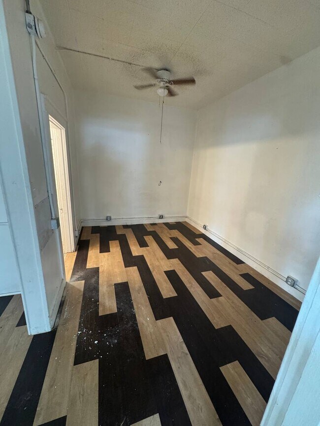 Building Photo - 515 Quapaw-5