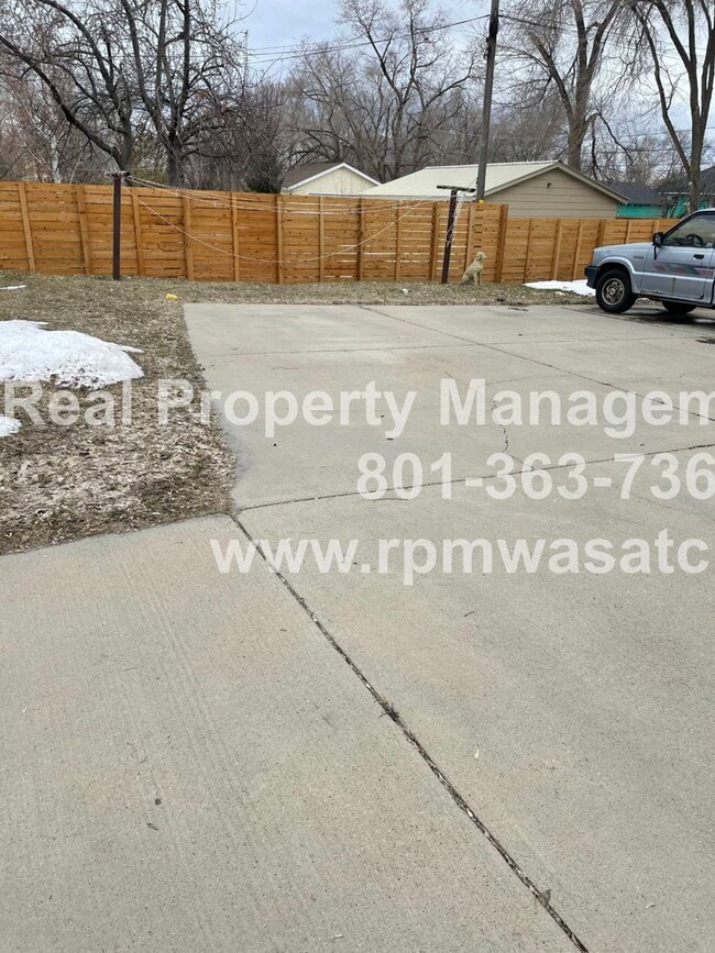 Building Photo - Come See this 2 bedroom 1 bath basement apartment in Salt Lake City With $500 Off First Month Rent1!