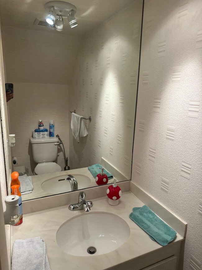 Building Photo - 4557 Luxemburg Ct