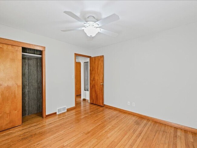 Building Photo - Spacious 3-Bedroom Home with Oversized Garage Space!