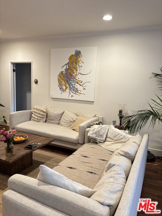 Building Photo - 8568 Burton Way