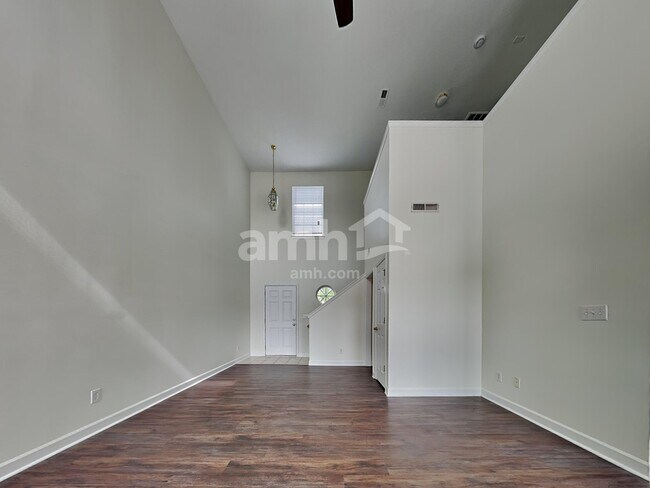 Building Photo - 14012 Sobeck Ln